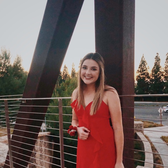 Meet your Posher, Elise - Picture 1 of 1